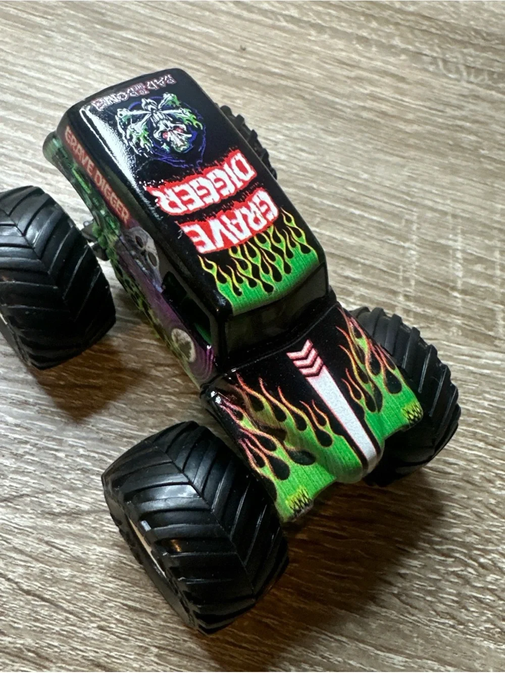 Hot Wheels Monster Jam Grave Digger 1:64 1/64 Monster Truck Black Green Die Cast